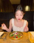Wonen eating proof (2).jpg