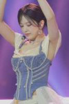 ive-yujin-v0-dfdecwixg43f1.webp
