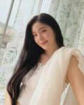 she-is-so-cute-and-beautiful-v0-cmlpyhjul93f1.webp