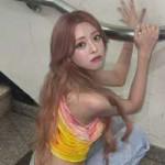 250614-yuna-instagram-update-ft-illit-minju-v0-hlt1amre5s6f1.webp