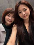250616-tzuyu-instagram-update-date-with-mom-v0-lwrax87cv97f1.jpg