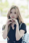 Gaeul Le Blonde (1).jpg