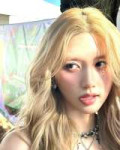 Gaeul golden blonde (1).jpg
