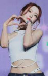 itzy-yuna-v0-afgydydcz6ff1.webp