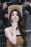 250311-wonyoung-v0-s4gwcmh4jgff1.webp