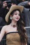 250311-wonyoung-v0-uj1lxxh4jgff1.webp
