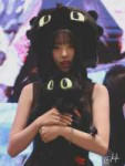 sooin-at-fansign-event-250709-v0-5snbhk4jnzbf1.webp