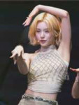 yeji-itzy-v0-qnzyo1dqnwnf1.webp