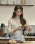 260226-wonyoung-instagram-update-v0-q9esz6ecntlg1.webp
