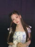 260426-yihyun-weverse-update-v0-ntbz4oq1ilxg1.webp