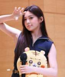260405 Beni at EVERLINE Fansign Event - 2.jpg