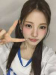 260521-yihyun-weverse-update-v0-vpd15qb16n2h1.webp