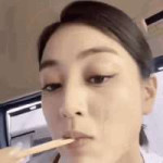 jihyo-jihyo-eating.gif