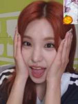 Yeji Fancall Itzy.jpeg