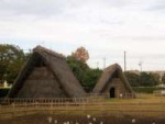 ShijimizukaRuins(restoredhouses1).jpg