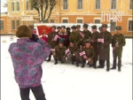 Collapse of the USSR - Raw Footage of Soviet Soldiers Receiving Food Aid (1991) [Q3C3hZxSukQ].mp4