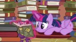 TwilightSparklereadingS4E09.png