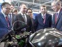 MotoPutinbikepost.ru.jpg.740x555q85box-31,0,511,360cropdeta[...].jpg
