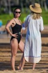 olivia-wilde-swimsuit-hawaii-26-nov-17-12.jpg