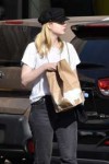 elle-fanning-out-for-lunch-at-burger-lounge-in-van-nuys-11-[...]