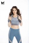 hailee-steinfeld-for-mission-activewear-collection-fall-201[...].jpg