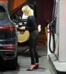 emma-roberts-at-a-gas-station-in-los-angeles-01-31-2018-3.jpg