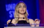 jennifer-lawrence-at-unrigged-live-at-2018-unrig-the-system[...].jpg