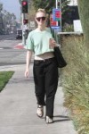 elle-fanning-out-for-iiced-latte-ar-starbucks-in-studio-cit[...].jpg