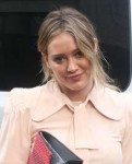 hilary-duff-tv-show-younger-set-in-new-york-02-20-2018-8.jpg