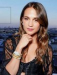 alicia-vikander-in-cleo-magazine-singapore-march-2018-issue[...].jpg