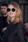 emma-stone-outside-the-louis-vuitton-show-in-paris-03-06-20[...].jpg