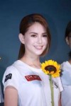 hannah-quinlivan-at-dr-wu-charity-conference-in-taipei-07-0[...].jpg