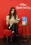 hailee-steinfeld-at-kellogg-s-nyc-cafe-for-national-cereal-[...].jpg