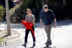 emma-watson-and-chord-overstreet-holding-hands-on-a-romanti[...].jpg