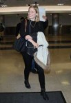 bella-heathcote-at-los-angeles-international-airport-04-20-[...].jpg