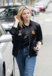 chloe-grace-moretz-casual-style-out-in-west-hollywood-05-24[...].jpg