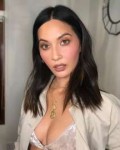 olivia-munn-at-stella-mccartney-s-autumn-2018-collection-la[...].jpg