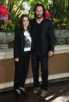 winona-ryder-and-keanu-reeves-destination-wedding-photo-cal[...].jpg