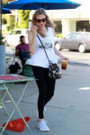 amanda-seyfried-out-for-coffee-in-los-angeles-08-29-2018-5.jpg