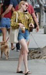 emma-roberts-picks-up-art-at-a-gallery-in-la-09-01-2018-1.jpg