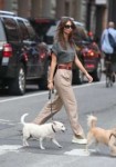 emily-ratajkowski-shopping-in-soho-nyc-09-13-2018-2.jpg