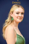 dakota-fanning-2018-emmy-awards-17.jpg