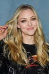 amanda-seyfried-givenchy-show-at-paris-fashion-week-09-30-2[...].jpg