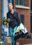 claire-danes-carrying-a-plant-nyc-10-01-2018-0.jpg