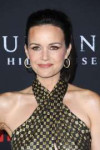 carla-gugino-at-the-haunting-of-hill-house-tv-show-premiere[...].jpg