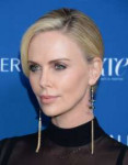 charlize-theron-porter-s-incredible-women-gala-2017-7.jpg