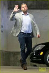 ben-affleck-suits-up-for-a-meeting-in-los-angeles-03.jpg