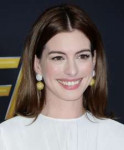 anne-hathaway-2018-hollywood-film-awards-in-la-5.jpg