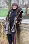 maisie-williams-in-a-leopard-print-fur-coat-11-27-2018-4.jpg