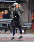 Sienna-Miller--Out-and-about-in-New-York--06.jpg